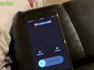 Порно сосет гостям под столом